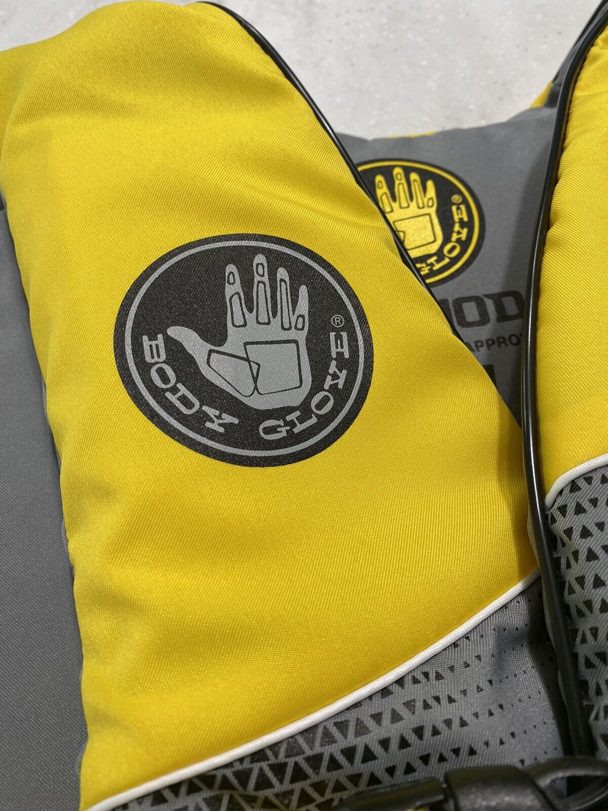 Body Glove Method Men's Life Vest - Black/Yellow