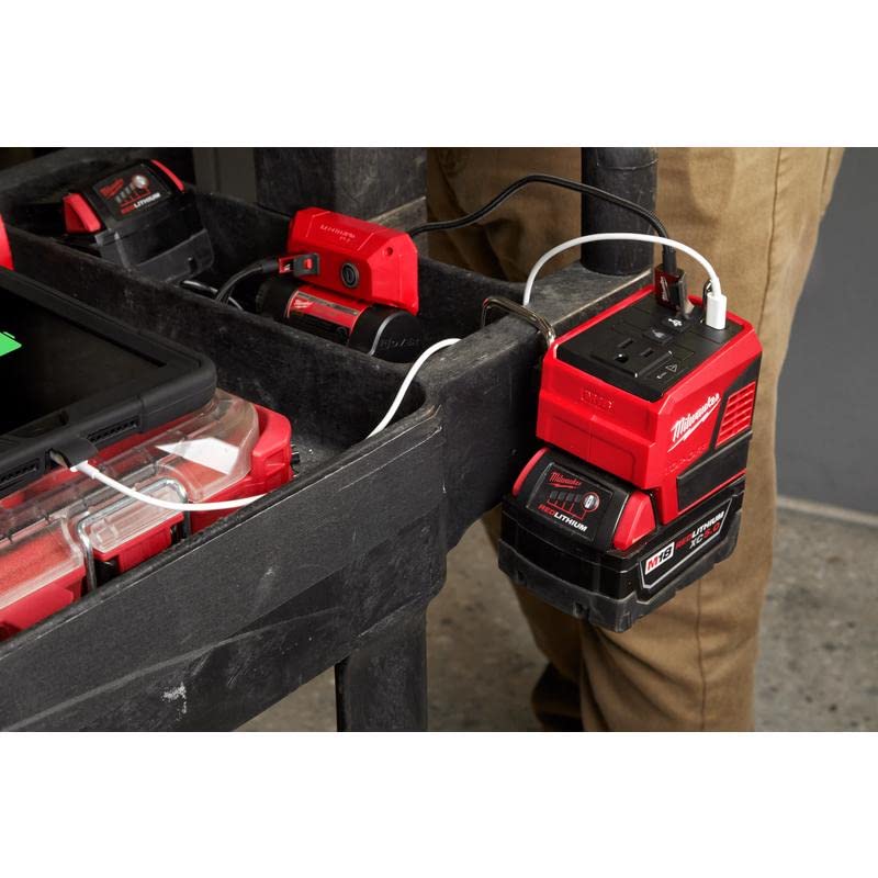 Milwaukee 2846-50 M18 TOP-OFF 175-Watt Cordless Power Supply Inverter with M18 REDLITHIUM XC 5 Ah Lithium-Ion Battery