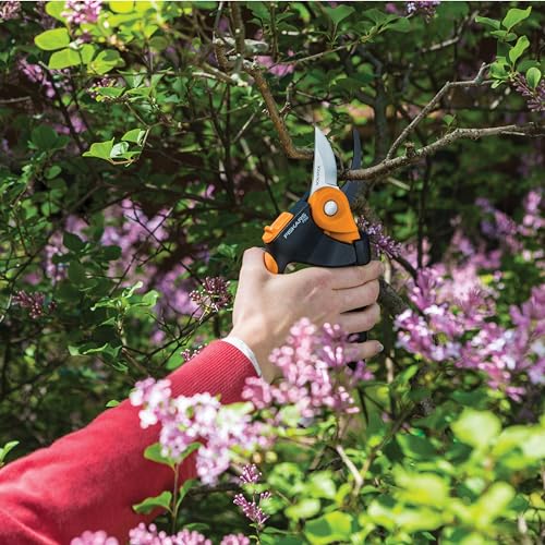 Fiskars PowerGear2 Softgrip Pruner for Branches - Optimizes Cutting Power and Leverage - Rust-Resistant Low-Friction Blade Coating for Smooth Cuts - Yard & Garden Tools