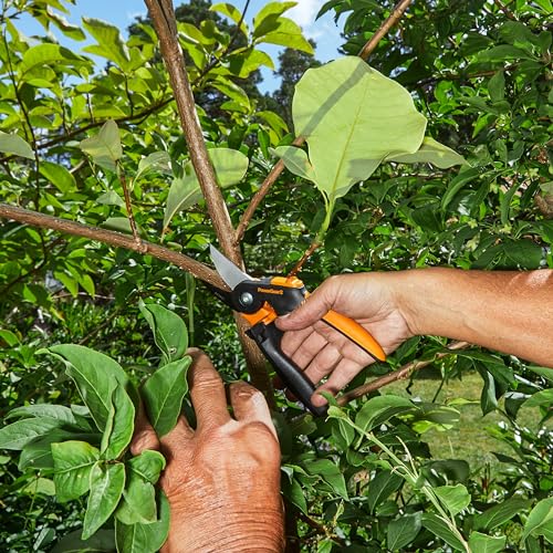 Fiskars PowerGear2 Softgrip Pruner for Branches - Optimizes Cutting Power and Leverage - Rust-Resistant Low-Friction Blade Coating for Smooth Cuts - Yard & Garden Tools