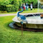 HONGLAND Solar Metal Crane Statue Garden Heron Sculpture, Outdoor Heron Yard Art Coastal Ocean Bird Decor Lawn Ornament for Backyard Porch Patio Decor（30 Inch）