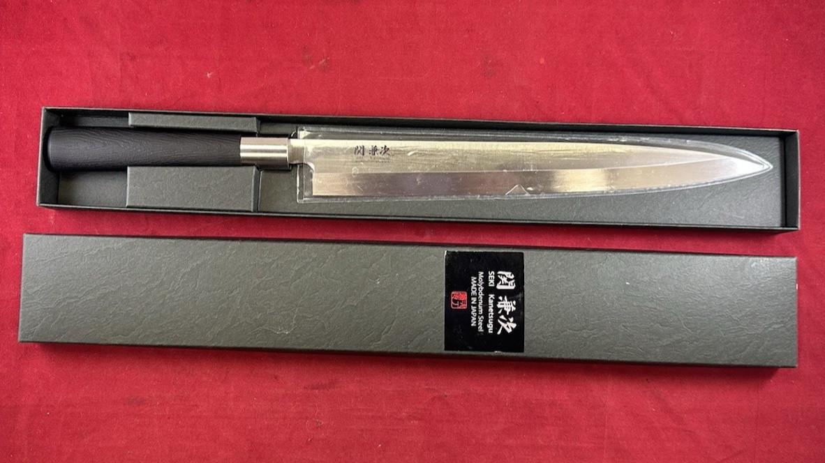 Seki Kanetsugu 270mm Yanagiba Knife with Steel Handle
