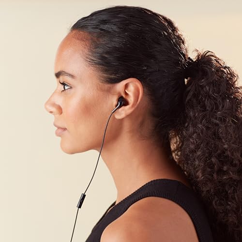 Amazon Basics Wired Earbuds with Microphone, Black