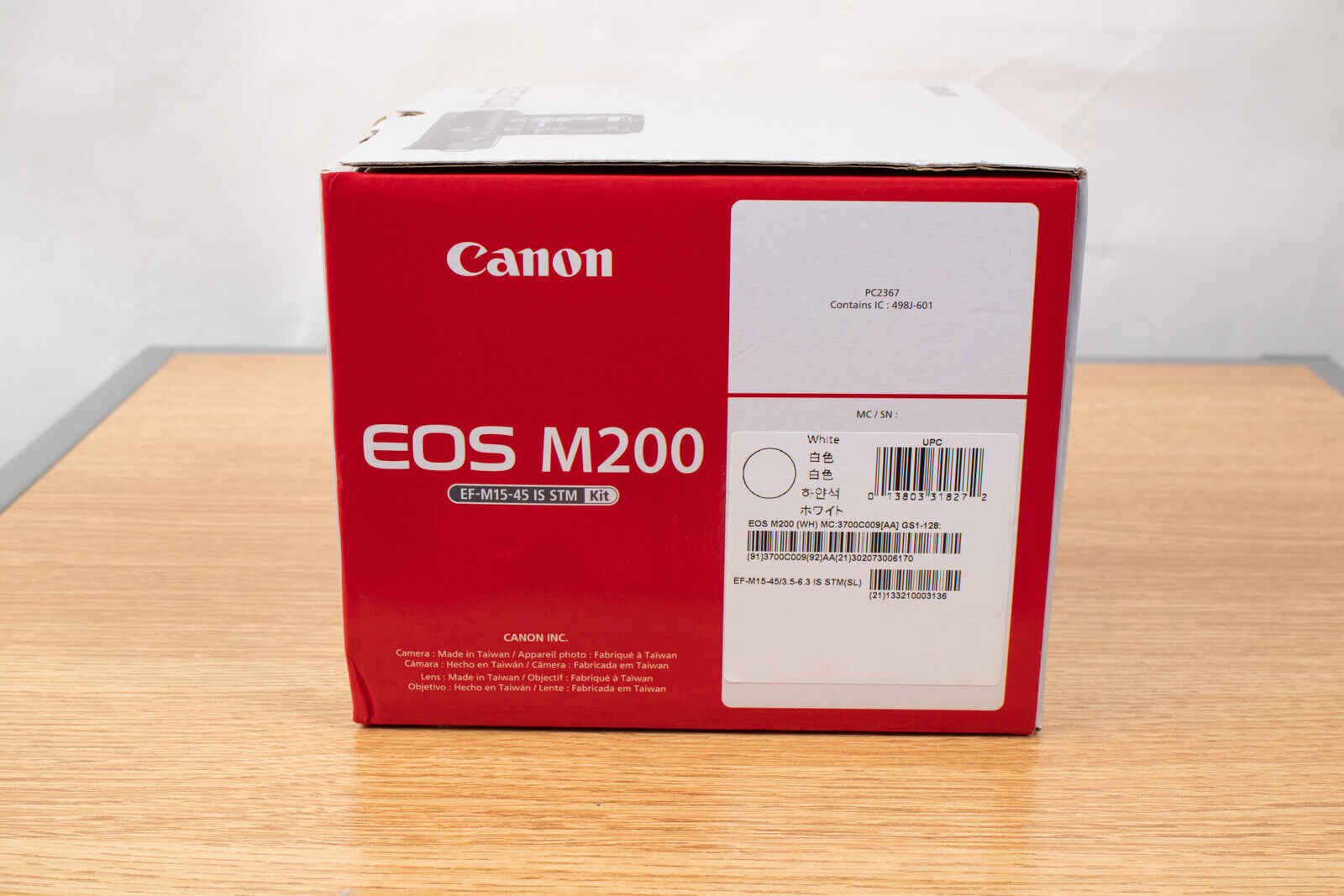 Canon M200 Mirrorless Camera with 15-45mm lens