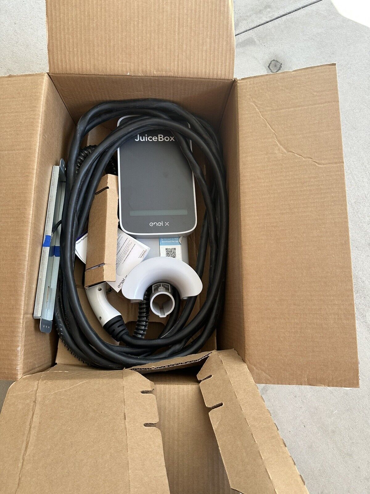 Electric Vehicle Charger Level 2 - Fast Charging