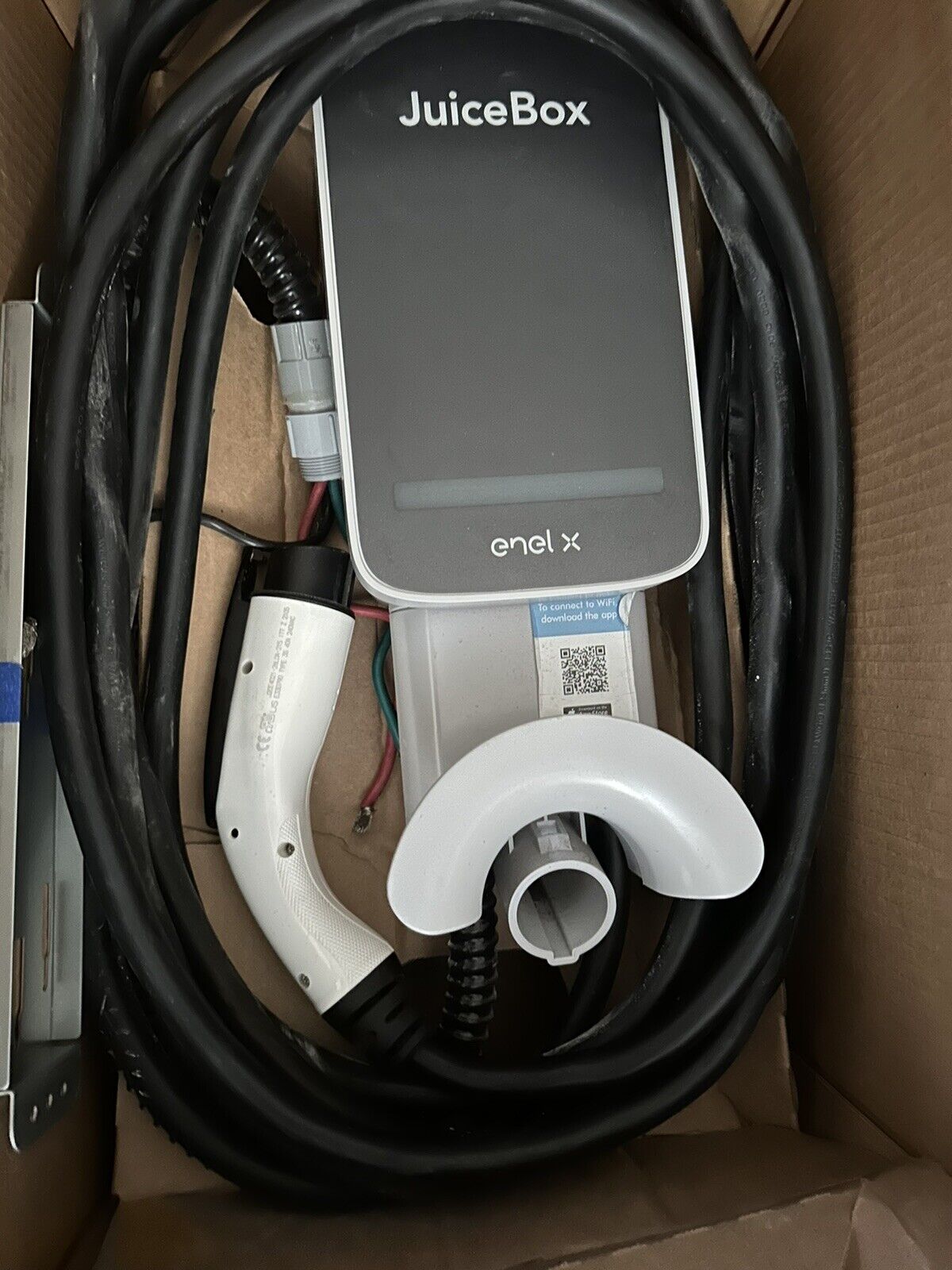 Electric Vehicle Charger Level 2 - Fast Charging