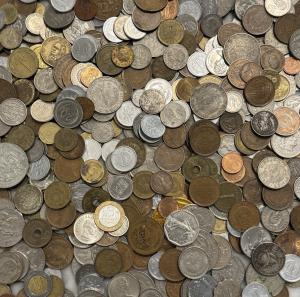 100 Foreign World Coins - Your Choice of Lots!