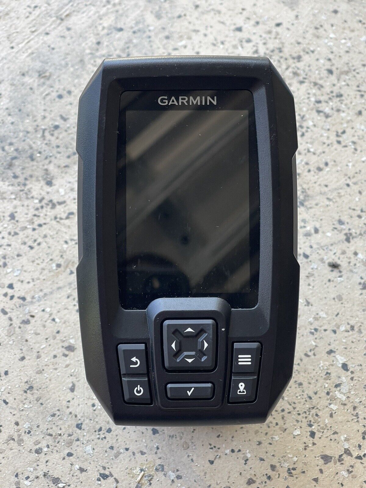 Garmin Striker 4 Fishfinder with Transducer and GPS