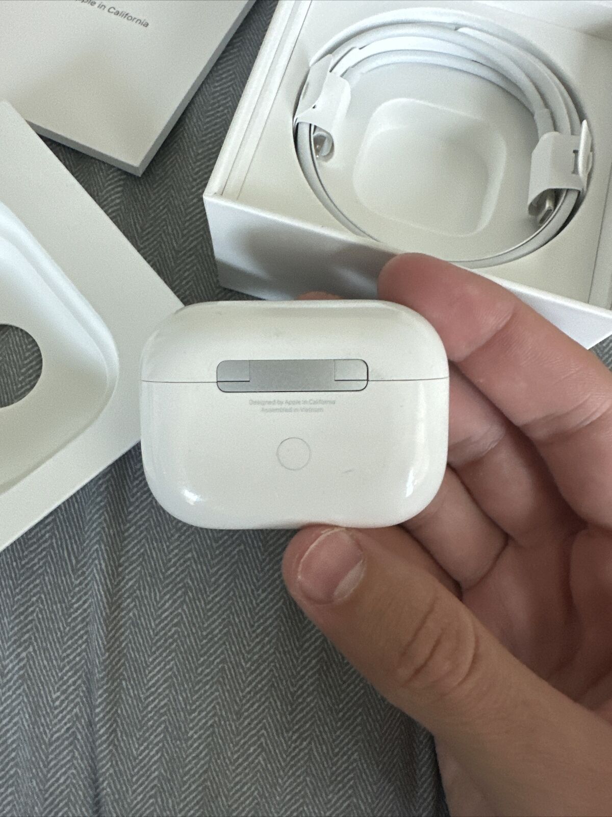 Apple AirPods Pro Gen 2 - USB - Lightening
