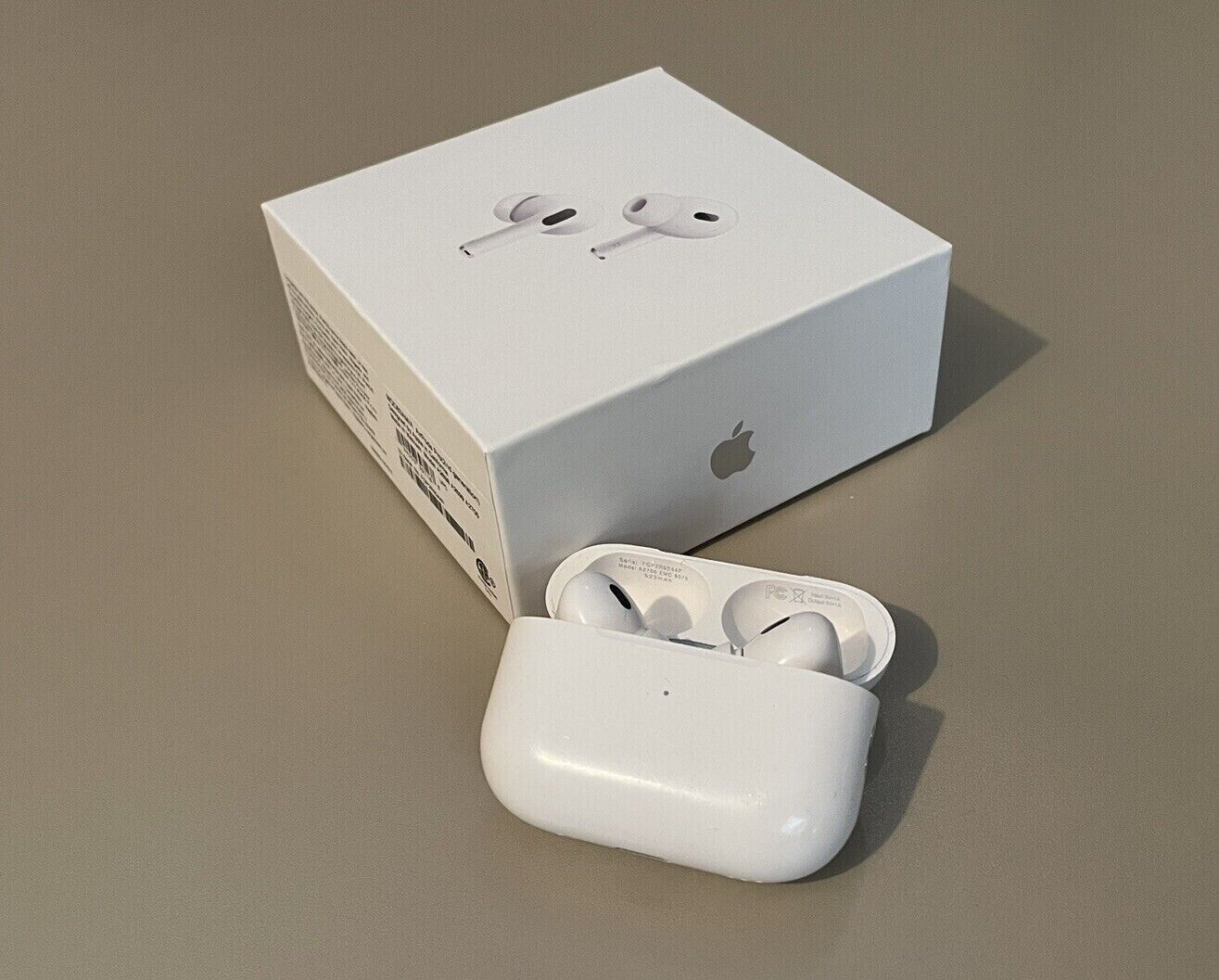 Apple AirPods Pro (2nd Gen) - Lightning - VIP Quality