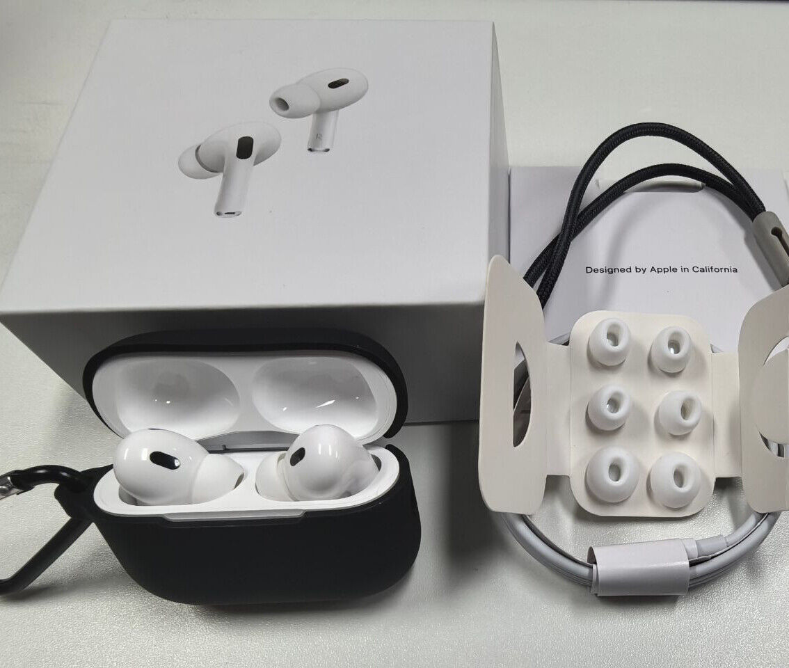 Apple AirPods Pro with Magsafe Wireless Charging Cover