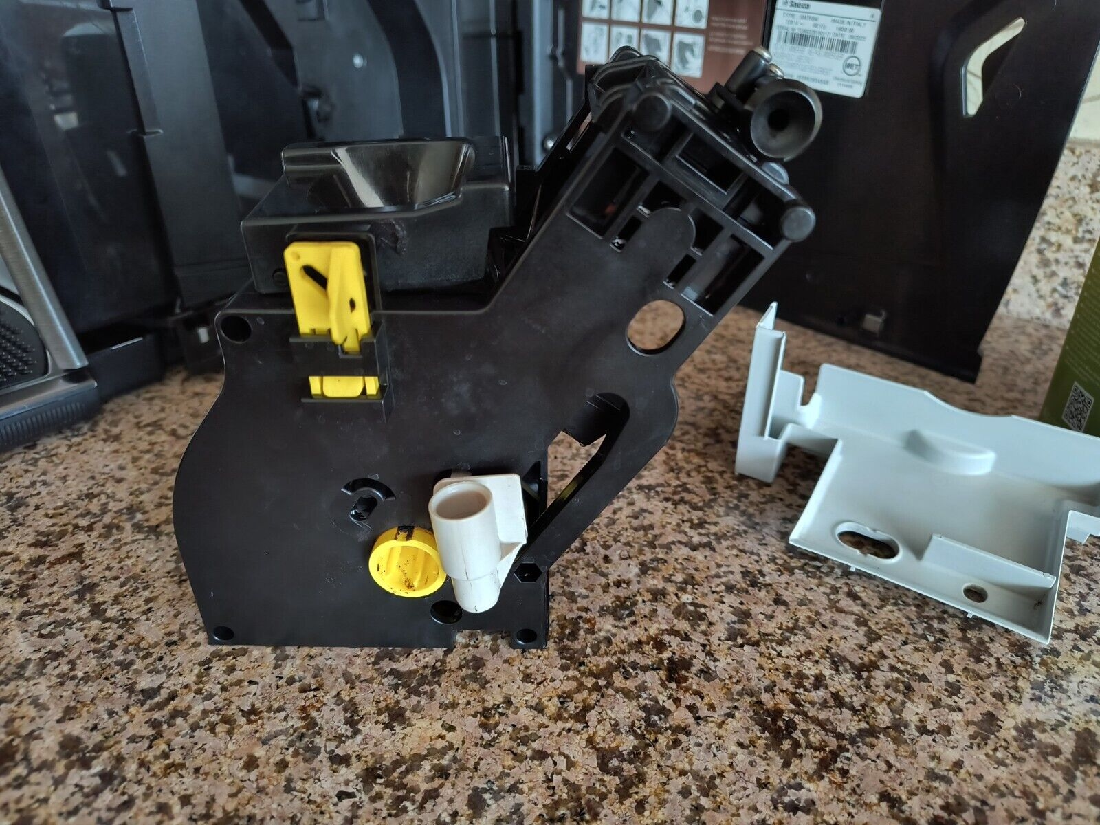 Saeco Xelsis SM7684/04 Espresso Machine - Titanium VIP