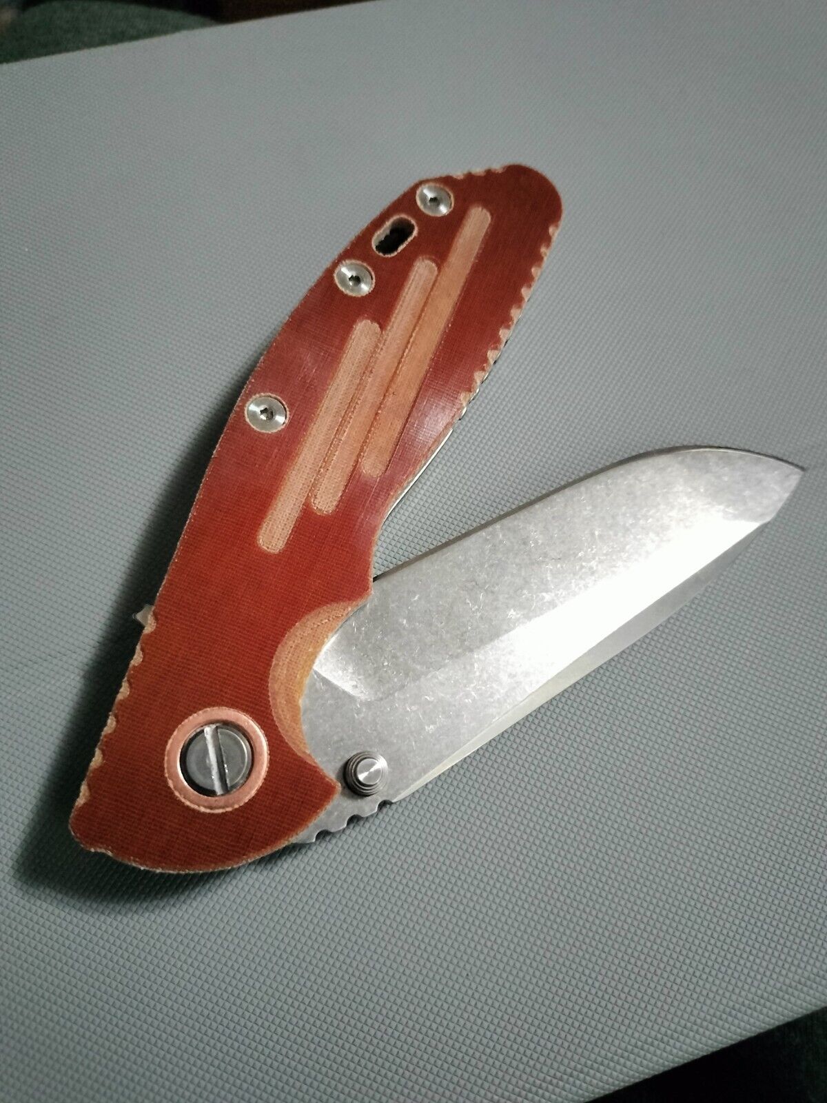 Hinderer XM-24 Custom Scale - Brown Linen Micarta