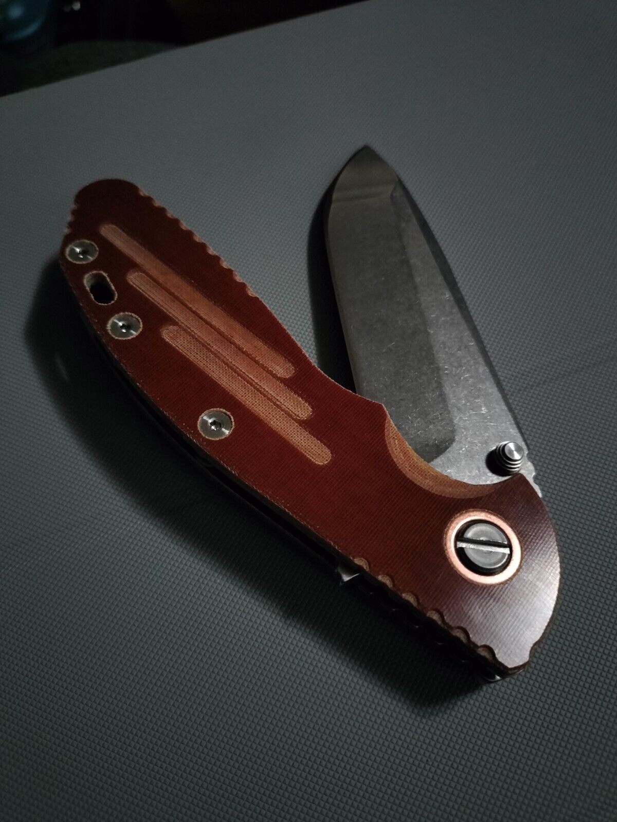 Hinderer XM-24 Custom Scale - Brown Linen Micarta