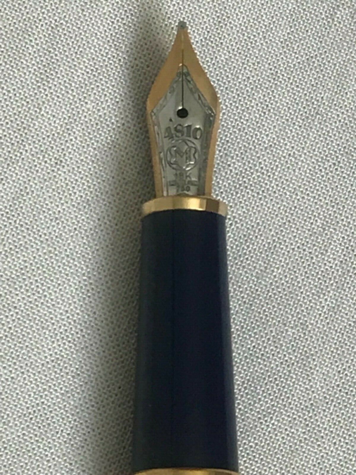 Montblanc Ramses II 144 Fountain Pen, 18K Medium