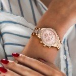 Stylish Waterproof Rose Gold Quartz Watch for Women