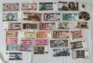 Assorted Foreign Currency & Asian Coins Lot