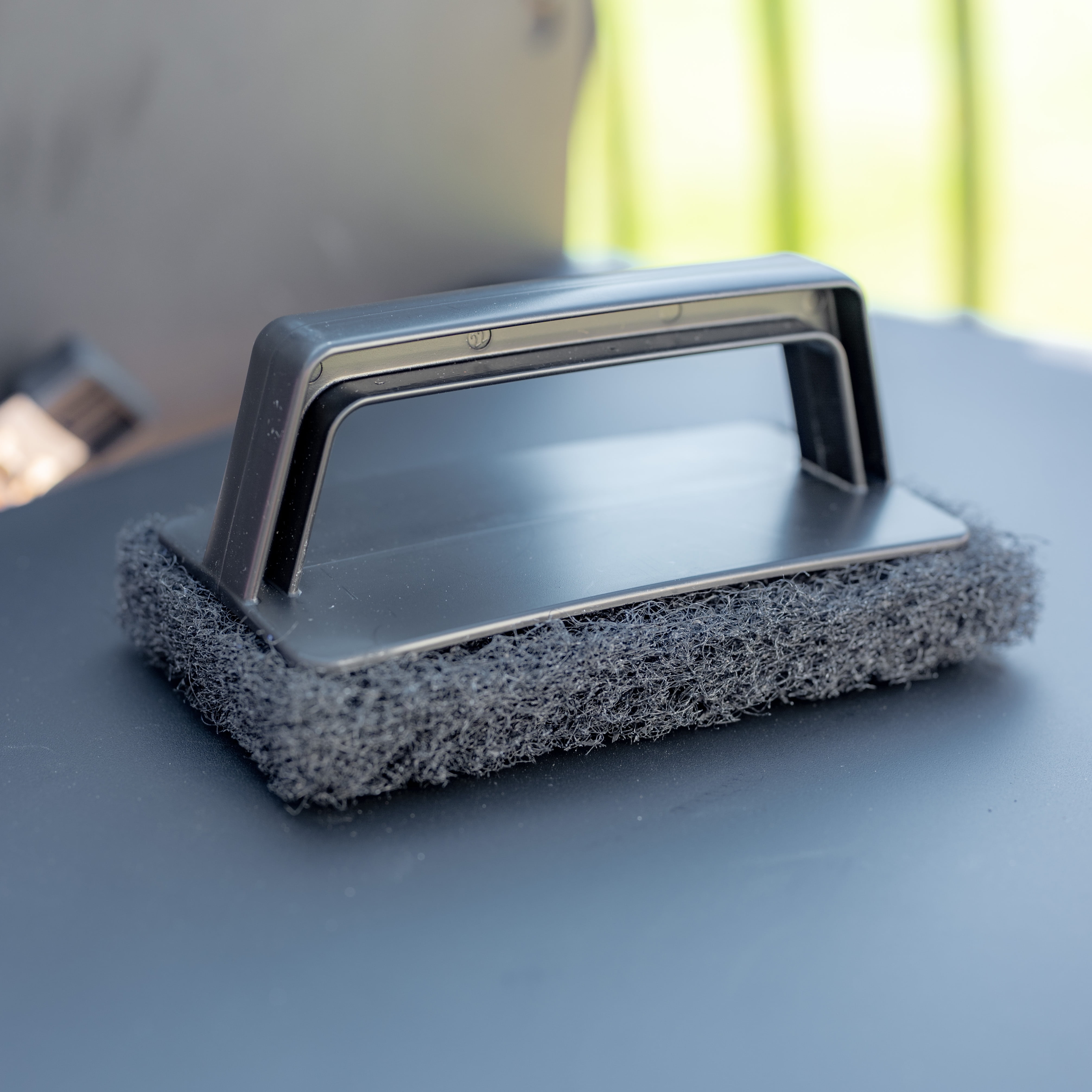 Hefty Duty BBQ Grill Scrubber by Expert Grill