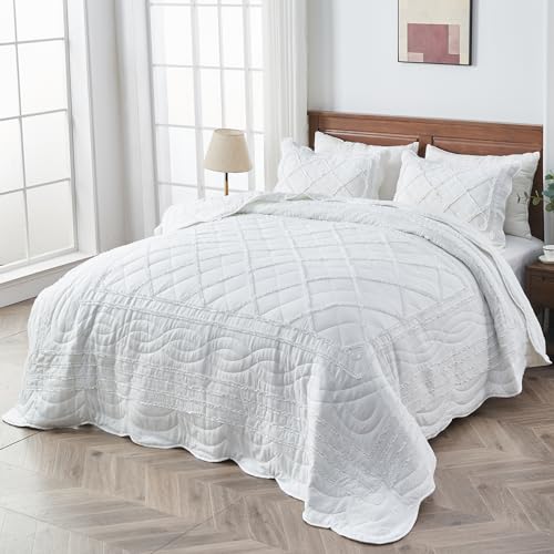 Boho Chic Queen Size Ruffle Patchwork Quilt Set
