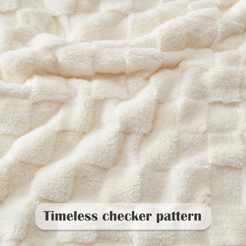 NEWCOSPLAY Ivory Checkered Super Soft Flannel Throw Blanket