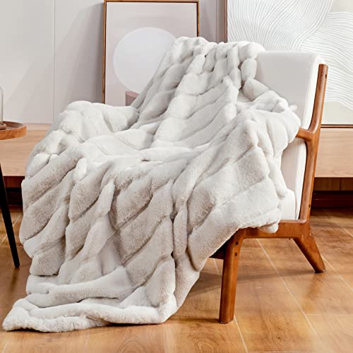 Luxurious Faux Fur Throw Blanket 50x60 Beige