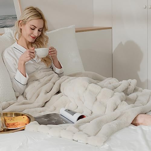 Luxurious Faux Fur Throw Blanket 50x60 Beige