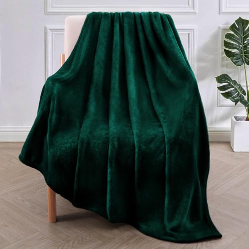 Luxurious Forest Green Fleece Throw Blanket - 50x70