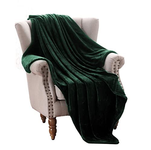 Luxurious Forest Green Fleece Throw Blanket - 50x70