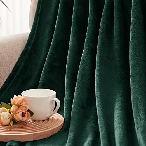 Luxurious Forest Green Fleece Throw Blanket - 50x70