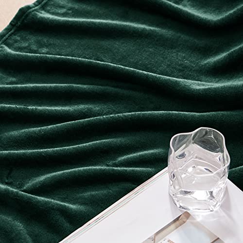 Luxurious Forest Green Fleece Throw Blanket - 50x70