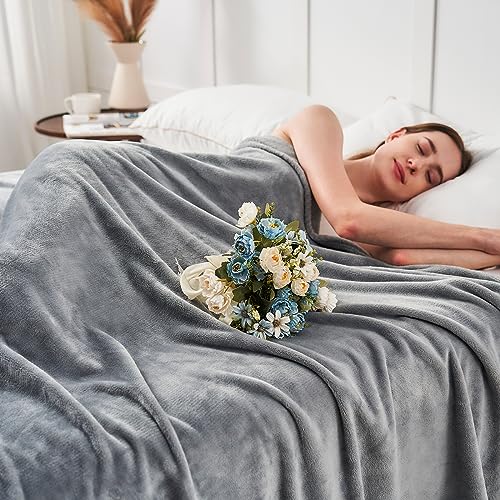 Grey Fleece Throw Blanket: Cozy Indoor & Outdoor