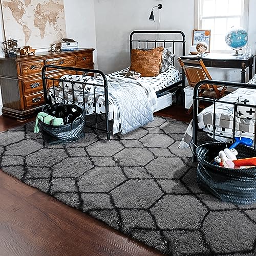 Geometric Grey and Black 5x8 Area Rug