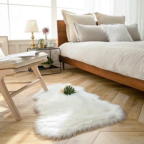 White Faux Fur Sheepskin Rug, Soft 2x3 Ft Machine Washable Rug for Nursery, Bedroom, Living room