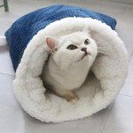 Cozy Self-Warming Cat Bed in Plush Fabric