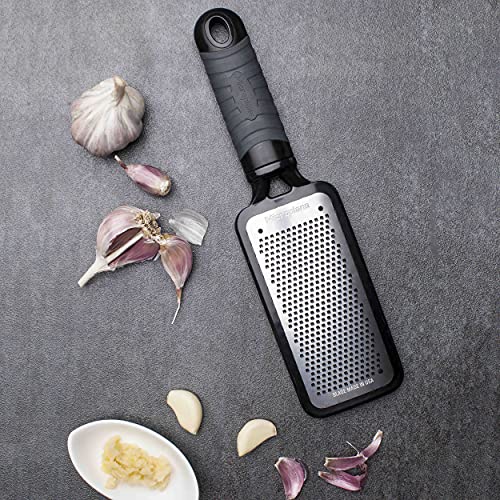 Microplane Cheese Grater for Home Use (Fine, Black)