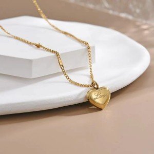 Trendy Gold Heart Pendant Choker Necklace for Women