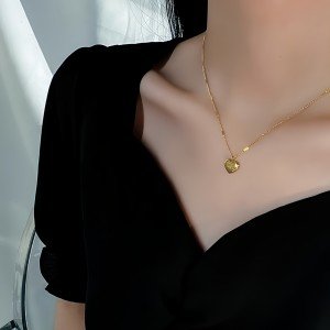 Trendy Gold Love Pendant Necklace for Women