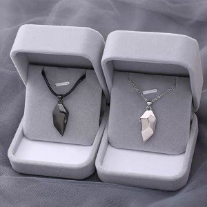 Simple Couple Pendant Necklace with Heart Design