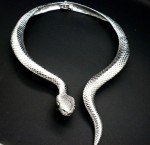 Silver Snake Choker Pendant Women Austrian Crystal Necklace Silver Plated New