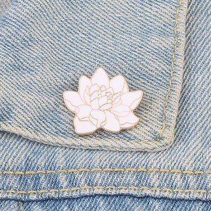 Buddhism White Lotus Flower Enamel Pin Floral Plant Brooches Denim Coat Backpack Lapel Pin Men Women Badge Japanese Jewelry Gift
