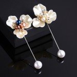 Rinhoo Imitation Pearl Shell Camellia Flower Brooch For Women White Floral Petal Bouquet Long Needle Shirt Collar Lapel Pin Gift