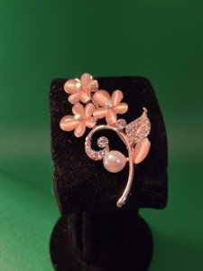 Elegant Floral Brooch