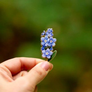 Forget-Me-Not Enamel Pin - Floral Brooch for Nature Jewelry Enthusiasts