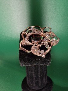 Elegant Floral Brooch