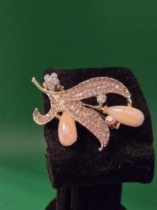 Elegant Floral Brooch