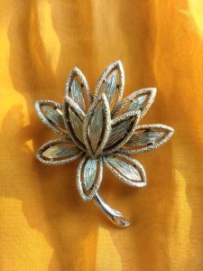 Avon Textured Goldtone Lotus Flower Pin