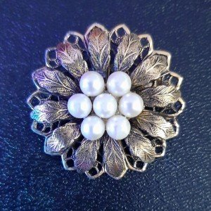 Vintage Pearl & Gold Tone Leaves Floral Brooch Unsigned Mid-Century