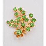 Vintage Crystal Flower Pin Brooch Green Rhinestone Gold Tone Prong Floral BinAT