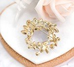 Gyn&Joy Clear Crystal Rhinestone Floral Wreath Pin Brooch BZ005 (Blue)