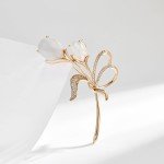 UNVAK Gold Flower Brooch Pins for Women Rhinestone Flower Brooch Floral Lapel Pin Jewelry Gift for Mom Girlfriends